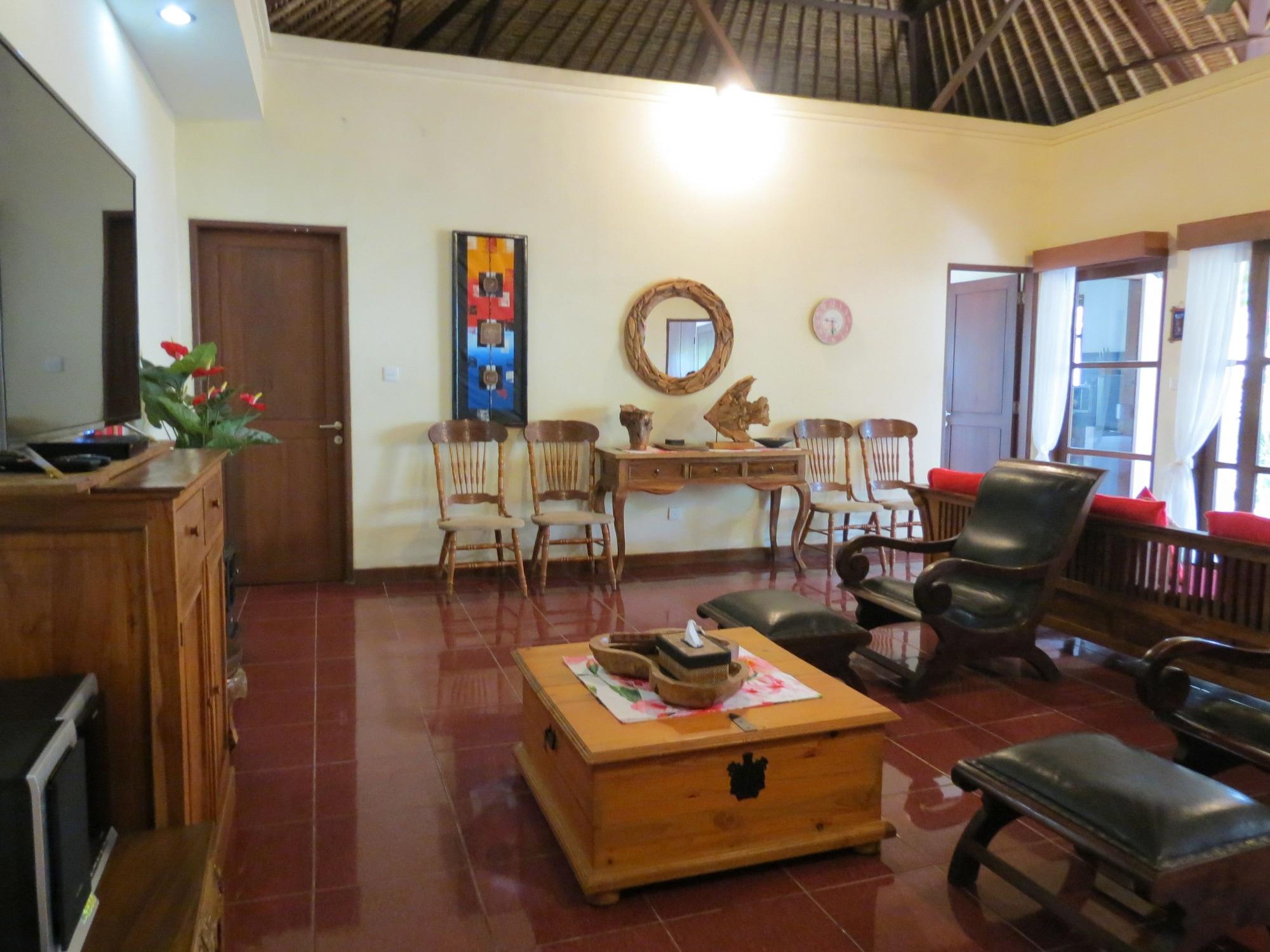 Medewi Bay Retreat Hotel Pulukan Luaran gambar