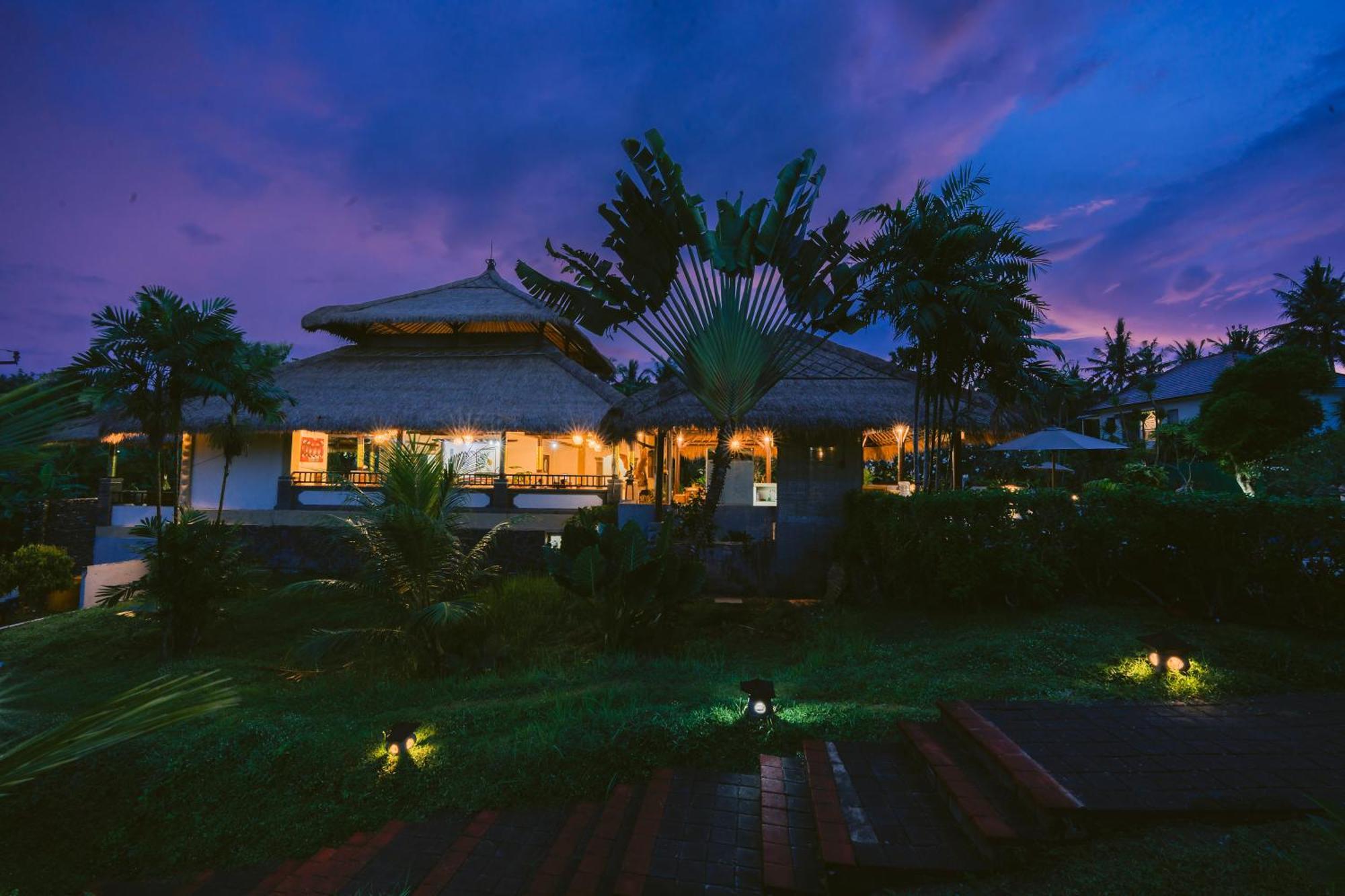 Medewi Bay Retreat Hotel Pulukan Luaran gambar